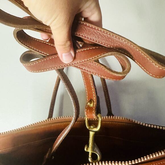 Vintage DOONEY & BOURKE 90s Black Tan Pebbled Leather Crossbody Strap Handbag - Picture 5 of 11